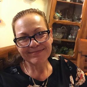 Meet your Posher, Betsua